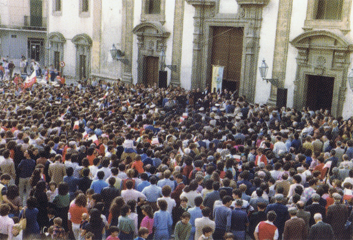 La folla dei carinesi accorsi a salutare Mons Glemp